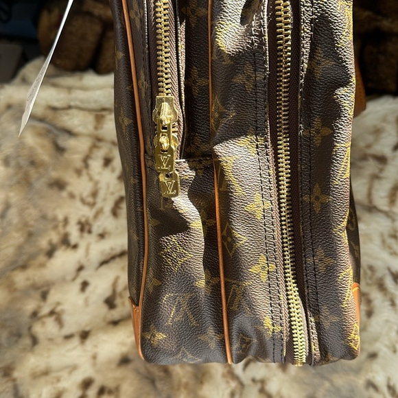 PrelovedLouis Vuitton Sac 24 Heures - Picture 6 of 13